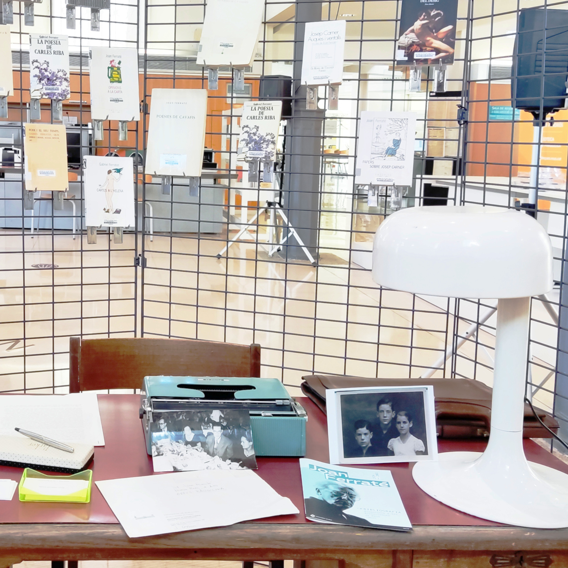 L’exposició de les novetats editorials i la figura de Joan Ferraté