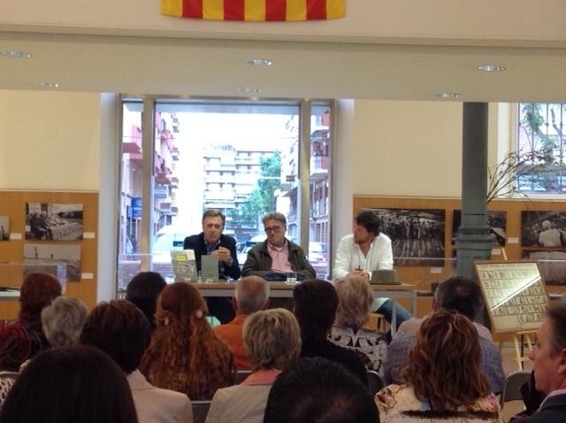  Sergi Bernal i Francesc Escribano van presentar el llibre i l'exposició "Desenterrant el silenci, Antoni Benaiges el mestre que va prometre el mar"