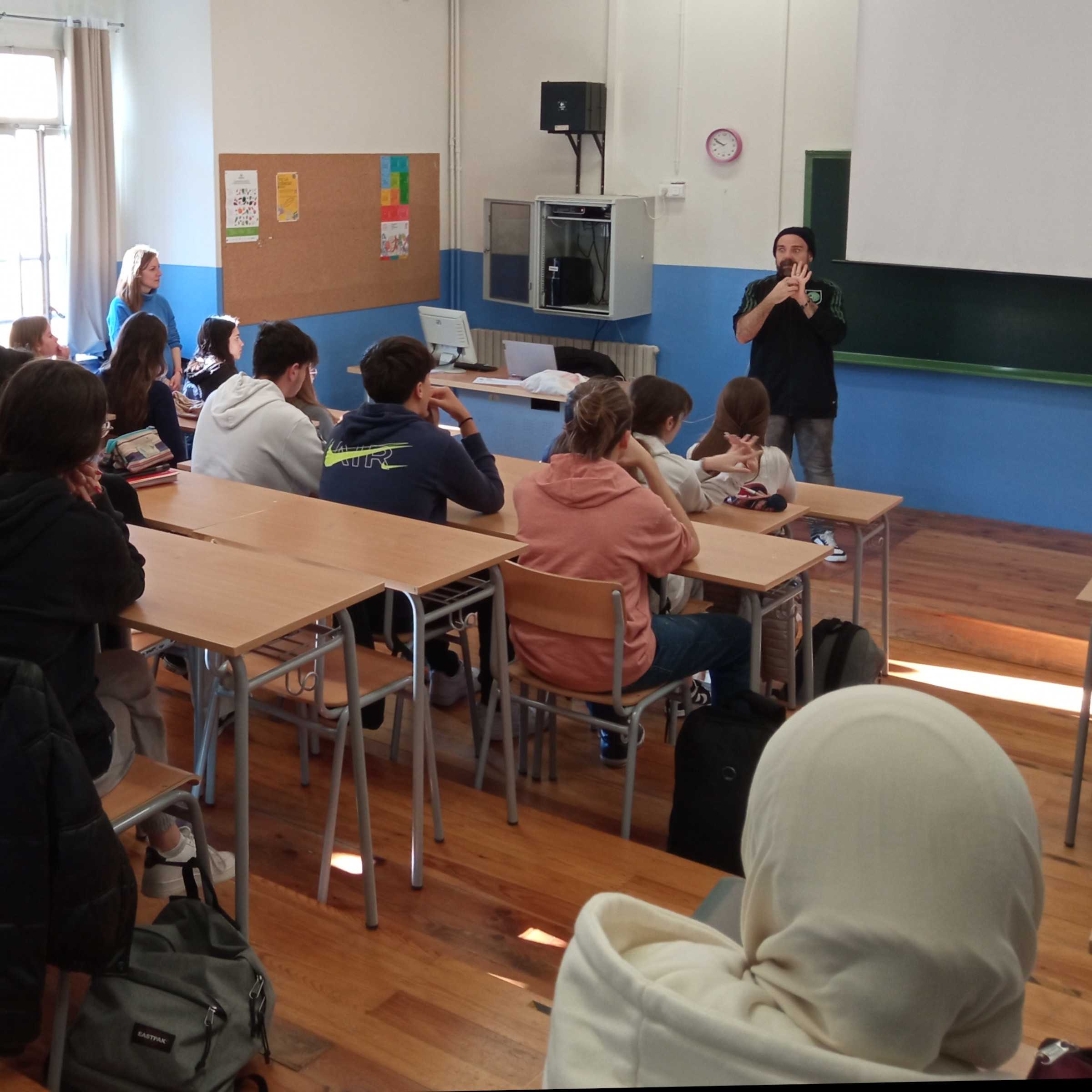 Tallers de Poetry Slam 2024 «Som poesia» als instituts